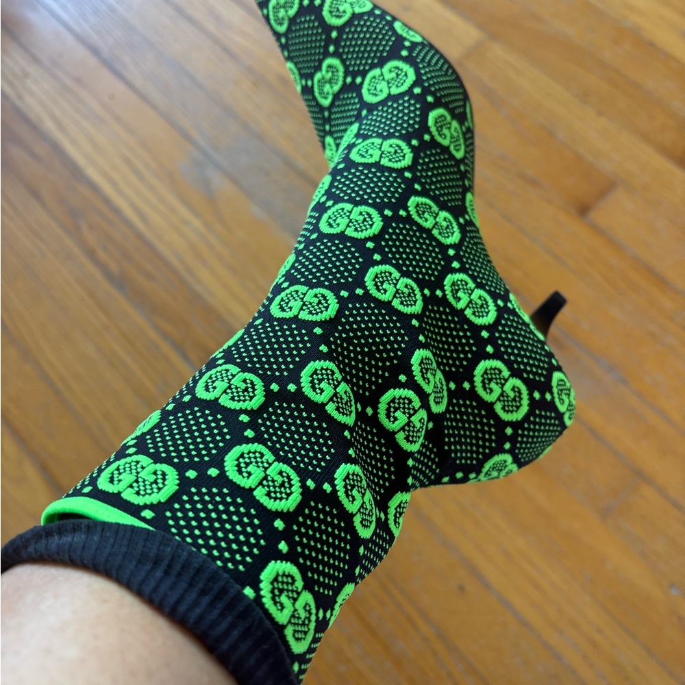 Gucci Black and Green Casual Socks